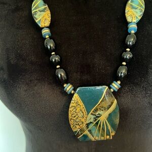 Japanese Vintage Necklace with Lacquer Art Work Beads in Black and Gold.